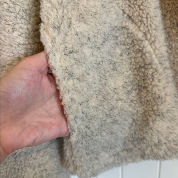 Cozy Cream Sherpa Jacket with Silver Buttons - Cropped, Cute & Comfy! Women's XL - Picture 6 of 8